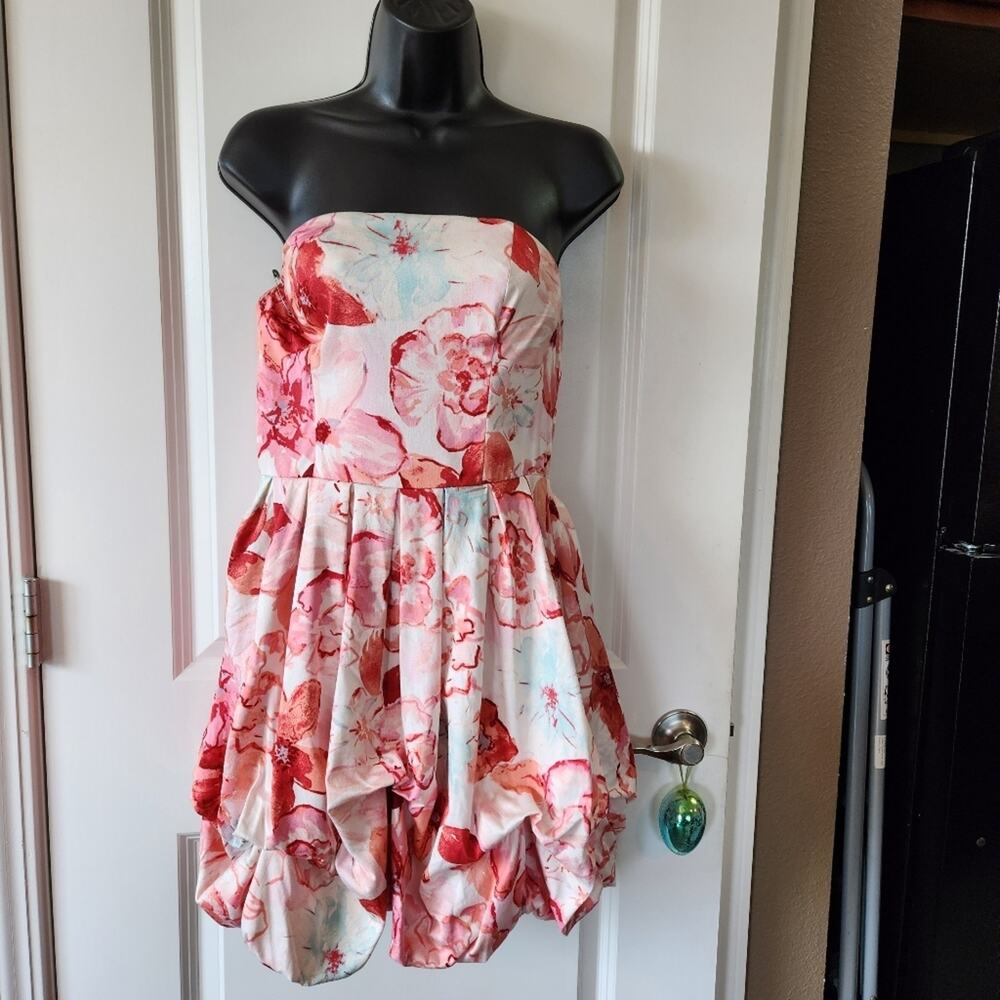 CHARLOTTE RUSSE Strapless Pink Red Cream Floral Bubble Hem Dress Womens Medium M